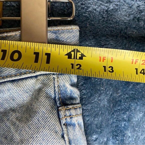 Zara Jeans Flared Leg Women’s Size 0 Destroyed Grunge Ripped Light Wash Denim - Picture 5 of 7